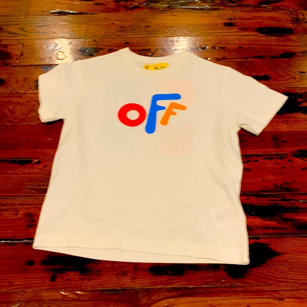 Off white short sleeve t-shirt,size 6,boys